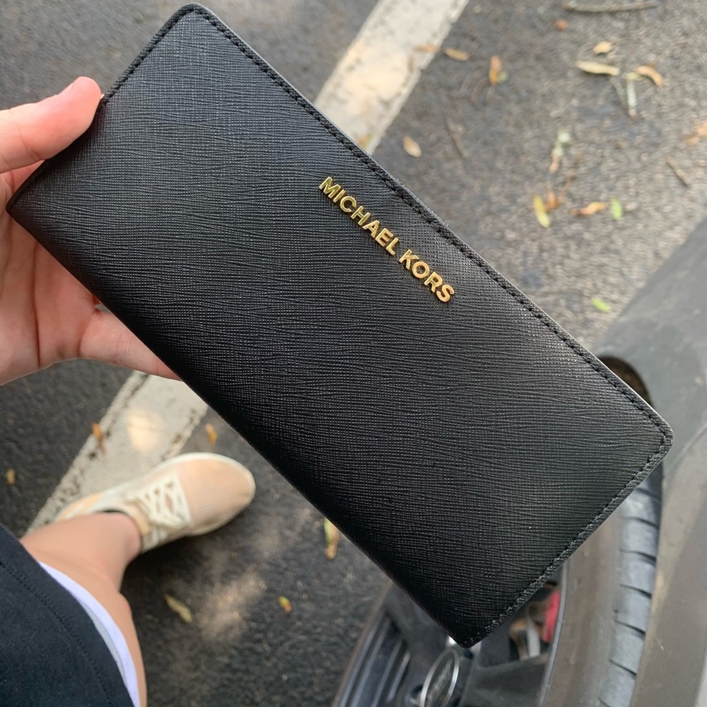 Michael Kors Wallet SOLD